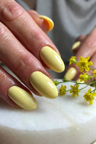 cute spring nail ideas
Butter Yellow Nails